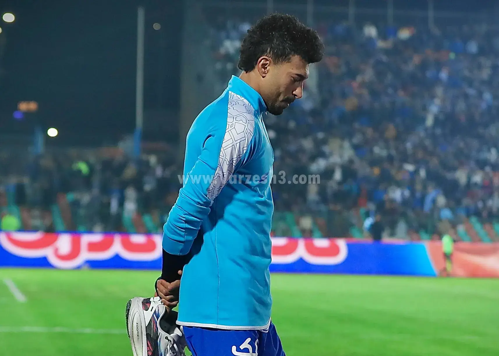 چرا رامین رضاییان در حساس‌ترین بازی استقلال همچنان در سایه ماند؟