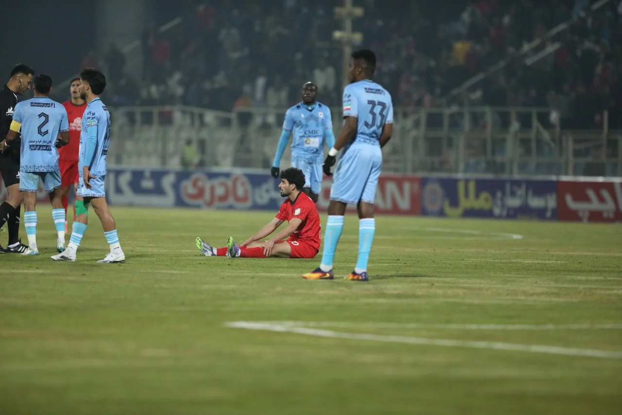 هاشم‌نژاد و فراموشی صحنه جنجالی () - وب‌گردی