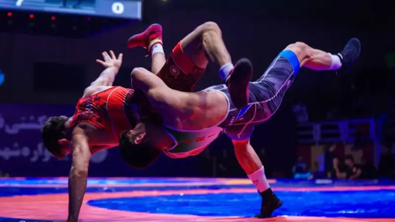 چهره ۵ قهرمان تازه کشتی فرنگی در اهواز فاش شد؛ رقابتی نفس‌گیر تا آخرین ثانیه!