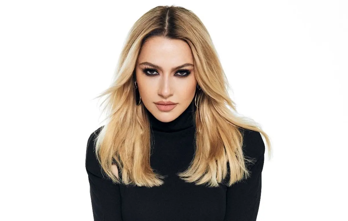 آدیسه در دادگاه پیروز شد؛ خواننده مشهور غرامت گرفت و مرز آزادی بیان مشخص شد