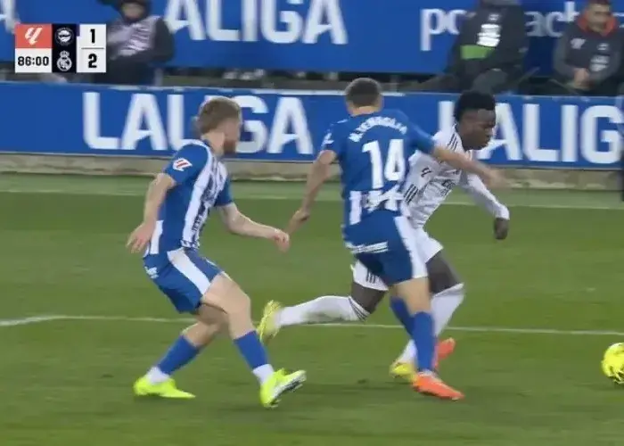 صحنه جنجالی داوری که صدای رئال را بلند کرد؛ پنالتی یا شبیه‌سازی؟