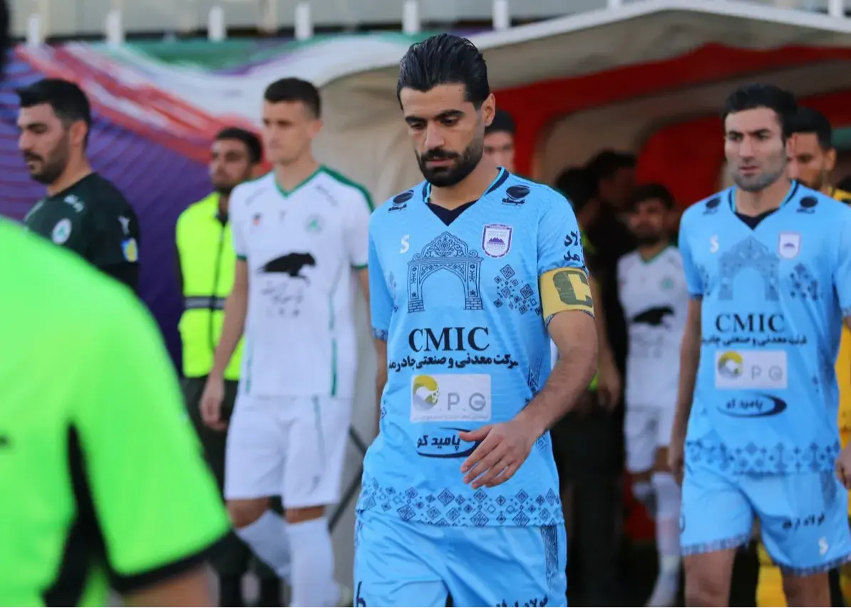 کاپیتان چادرملو: صدای دردهای مردم را در زمین فوتبال به گوش می‌رسانم!