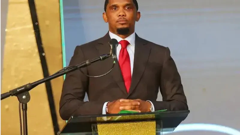 ساموئل اتوئو با تصمیم جنجالی سرمربی تیم ملی کامرون را سه هفته قبل از جام ملت‌ها اخراج کرد!