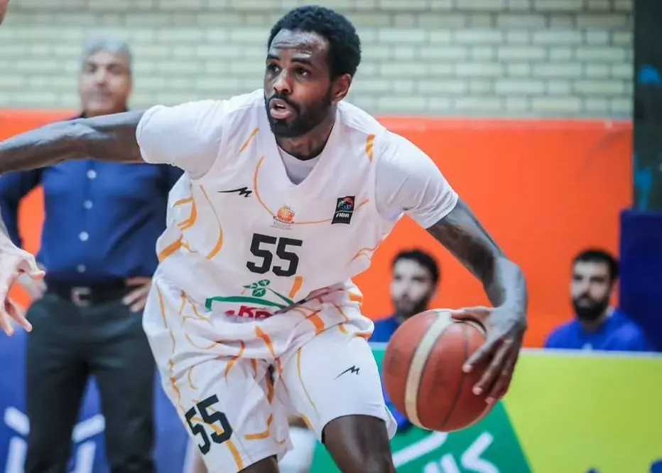 کامبک مهگل با درخشش ستاره عراقیآمریکایی - وب‌گردی