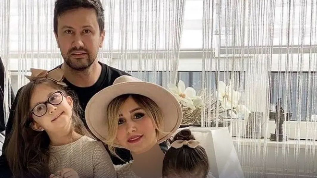 راز چیدمان شیک و گرم میز شام سپیده بزمی‌پور؛ هنر همسر شاهرخ استخری در دورهمی‌های خانوادگی