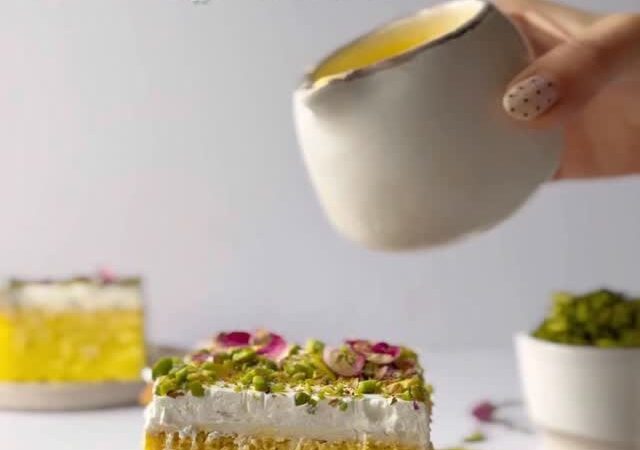 طرز تهیه کیک سه شیر زعفرانی، خوشمزه‌ترین کیک ایرانی با طعم بی‌نظیر / بهترین شیرینی که برای روز مادر میتونی بپزنی قطعا همینه، مامانا عاشقش میشن + ویدئو