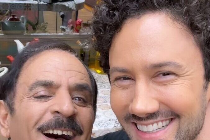 ویدیو | دلبری عمو رشید از شاهرخ استخری در پشت صحنه برنامه جوکر عجب سمی شد😂😂