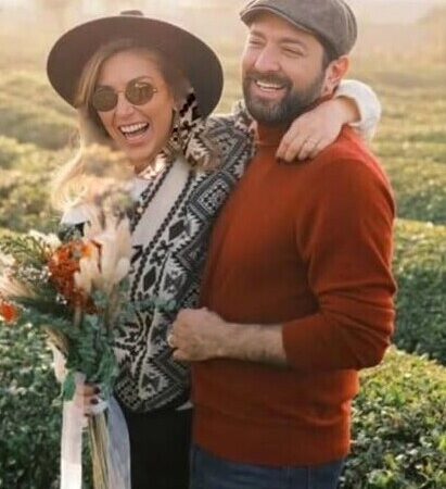 نگاهی به چیدمان شاهانه و اعیانی منزل بهرام رادان و همسرش، مینا مختاری/ از فرش زمردی و گل‌های غول‌پیکر تا مبلمان شیک