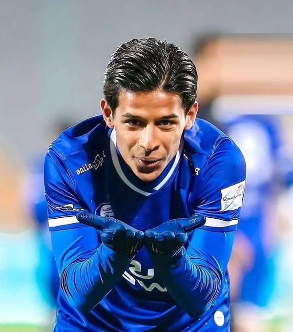 خلاقیت جالب اوستا بنای ایرانی برای بلندقدتر شدن که همه را شگفت‌زده کرد!