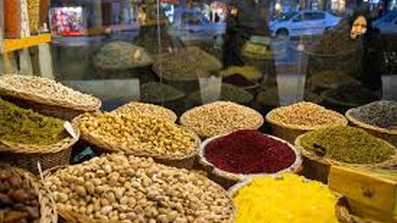 کسبه‌های بازار تهران: رکود سنگین شب یلدا با دلار سرسام‌آور! چرا مشتری‌ها قفل کردند؟