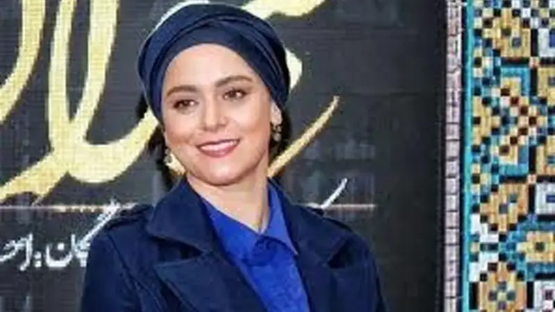 اهدای جایزه بهترین بازیگر زن درام به غزل شاکری توسط مریم سعادت/ ویدئو