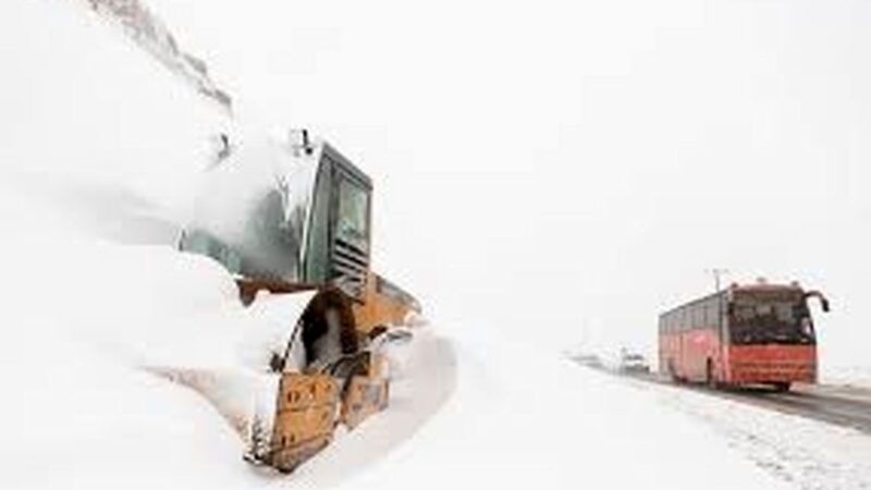 چهره جادویی جاده کندوان زیر پوشش سپید برف و مه غلیظ