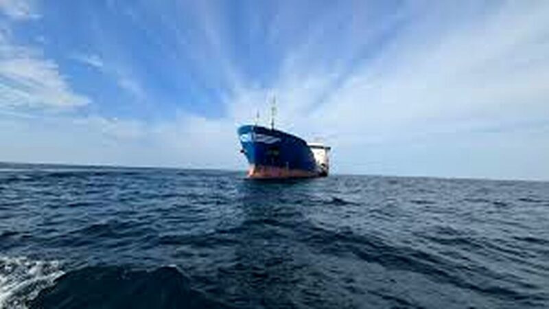 توقیف ناگهانی کشتی خارجی حامل ۶ میلیون لیتر گازوئیل قاچاق در دریای عمان!