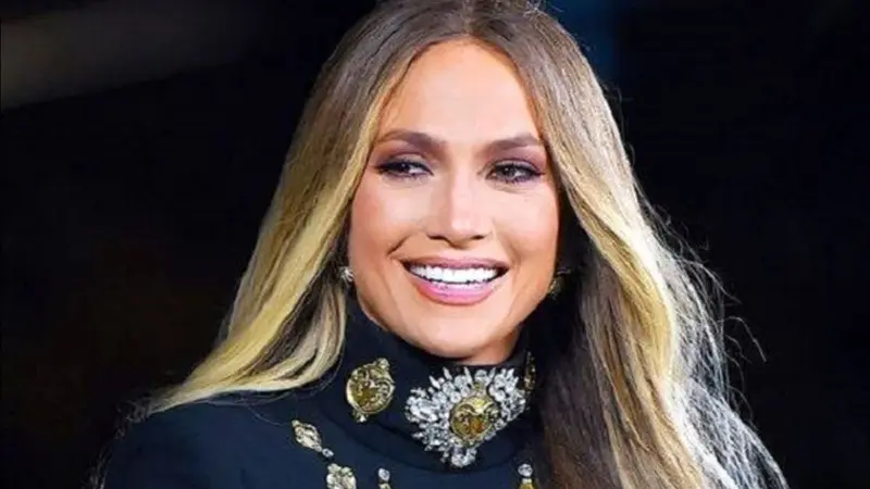 راز جذابیت جنیفر لوپز ۵۶ ساله در باشگاه بدنسازی؛ جوان‌تر از همیشه دیده شد!