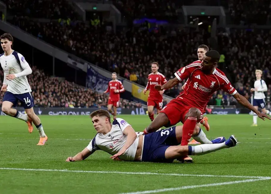 فن‌ د فن از شکستن پای ایساک: هرگز قصد آسیب نداشتم!