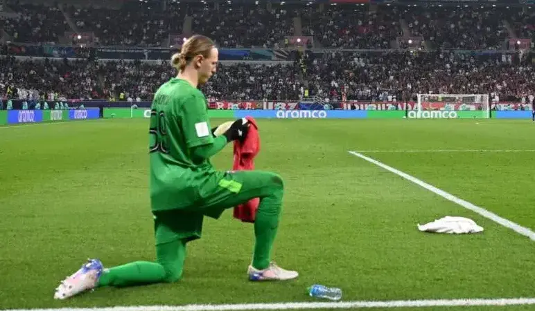 چگونه مصدومیت یک بازیکن، دروازه‌بان فراموش‌شده را به قهرمان پاری‌سن‌ژرمن تبدیل کرد؟