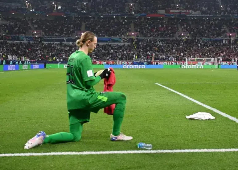 چگونه مصدومیت یک بازیکن، دروازه‌بان فراموش‌شده را به قهرمان پاری‌سن‌ژرمن تبدیل کرد؟