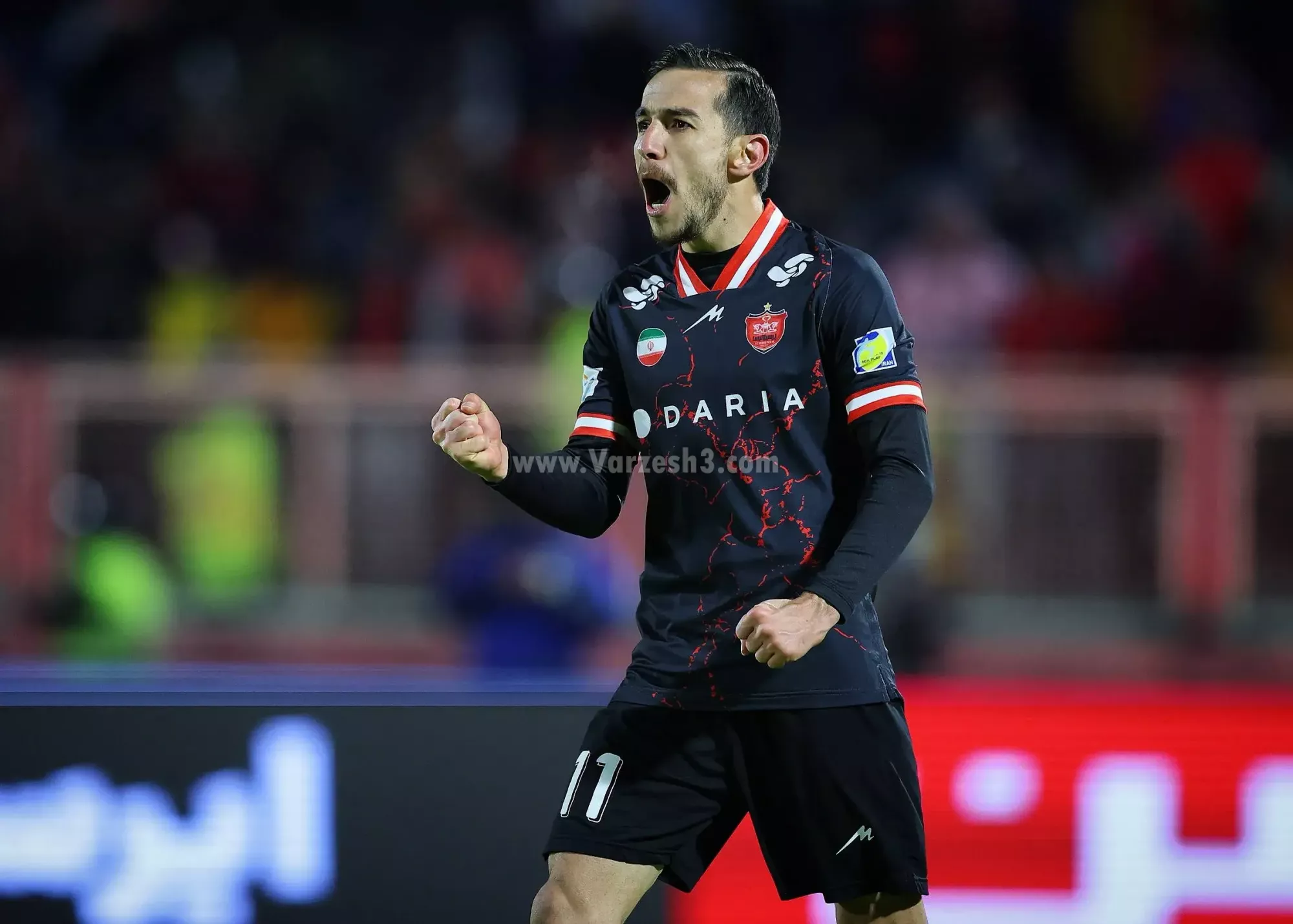 فریاد و مشت‌های پرشور فرشاد احمدزاده پس از شکست مقابل بیرانوند؛ لحظه‌ای که همه را به هیجان آورد!