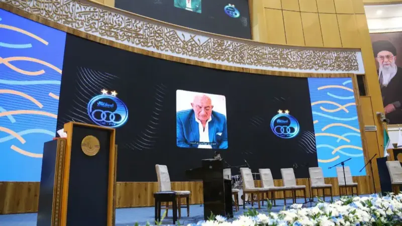 پیغام ویژه حشمت مهاجرانی برای استقلالی‌ها از دوری اماراتی‌ها!