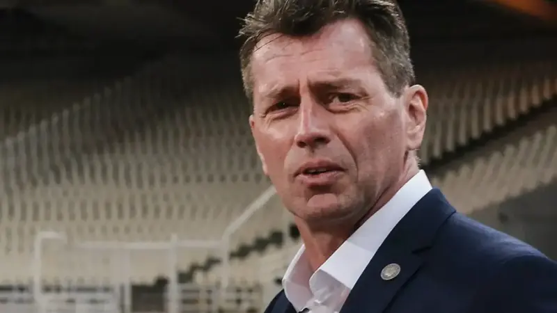 ویسل کوبه ژاپن به سراغ مربی آلمانی رفت؛ میشائیل اسکیبه مربی جدید غول آسیا شد!