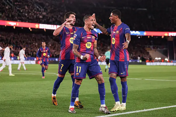 بارسا در سال ۲۰۲۵ چگونه رئال را پشت سر گذاشت؟ راز صدرنشینی در لالیگا فاش شد!