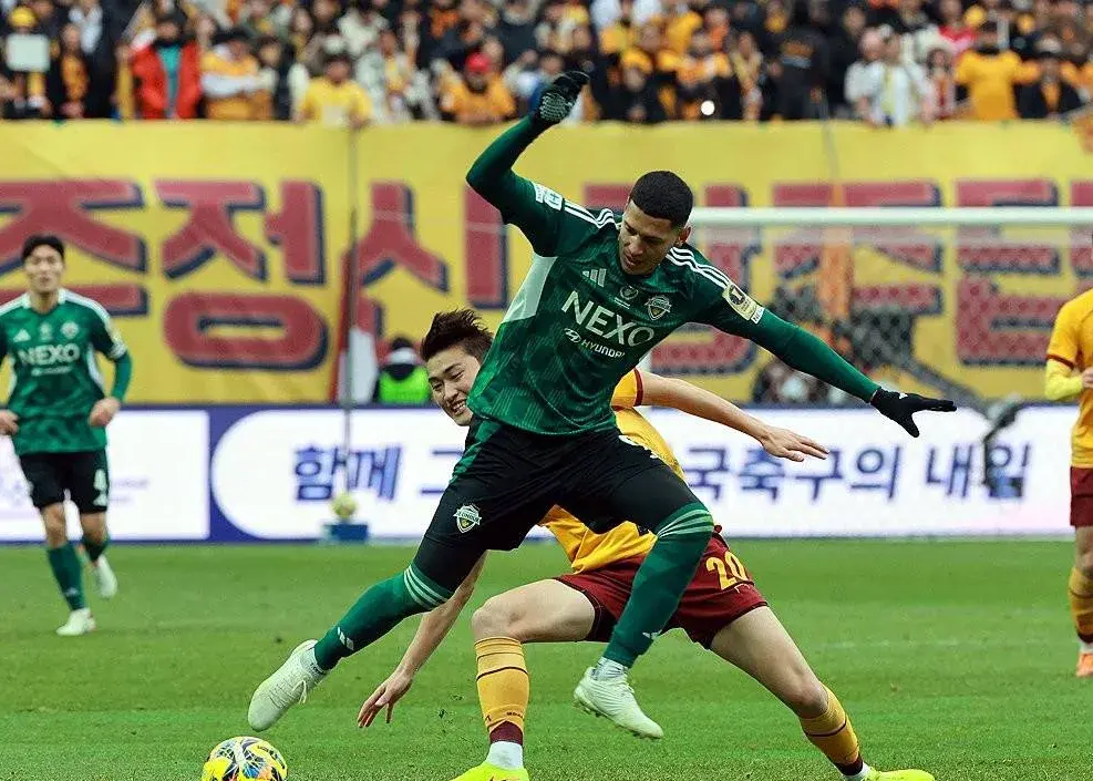 چونبوک هیوندای؛ سلطان بی‌چون‌وچرای فوتبال کره با دبل تاریخی در 2025 - وب‌گردی