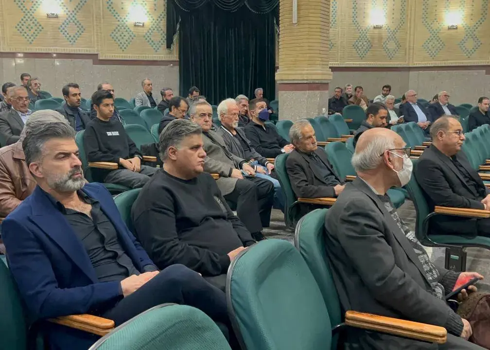 همدردی گرم فوتبالی‌ها در مراسم سوگواری پدر مجتبی حسینی؛ چهره‌های شاخص کنار هم جمع شدند