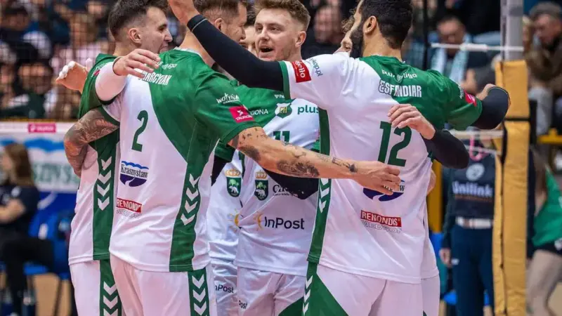 امیرحسین اسفندیار؛ ستاره ایرانی که قهرمان اروپا را در لهستان به آتش کشید!