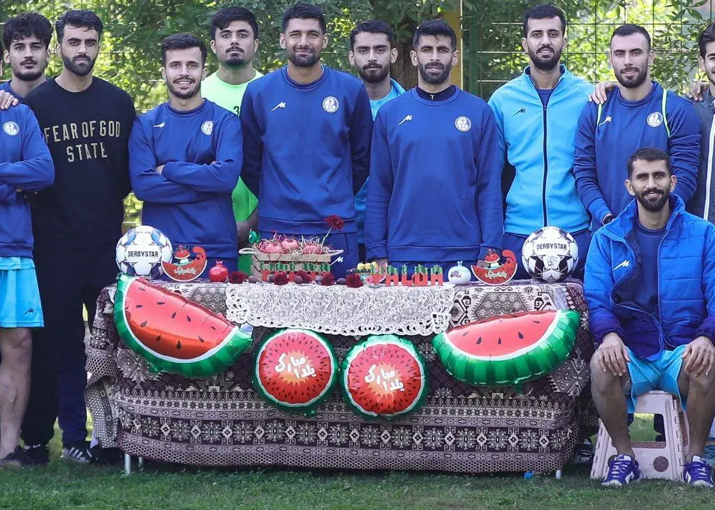 استقلال خوزستان با جشن یلدا، دل هواداران را گرم کرد؛ بزرگ‌ترین شب سال زیر نور امید آبی‌ها