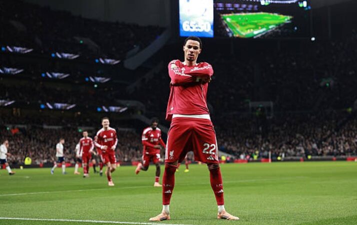 لیورپول در شمال لندن طوفان به پا کرد؛ پیروزی پرتنش مقابل تاتنهام با یک اخراج!