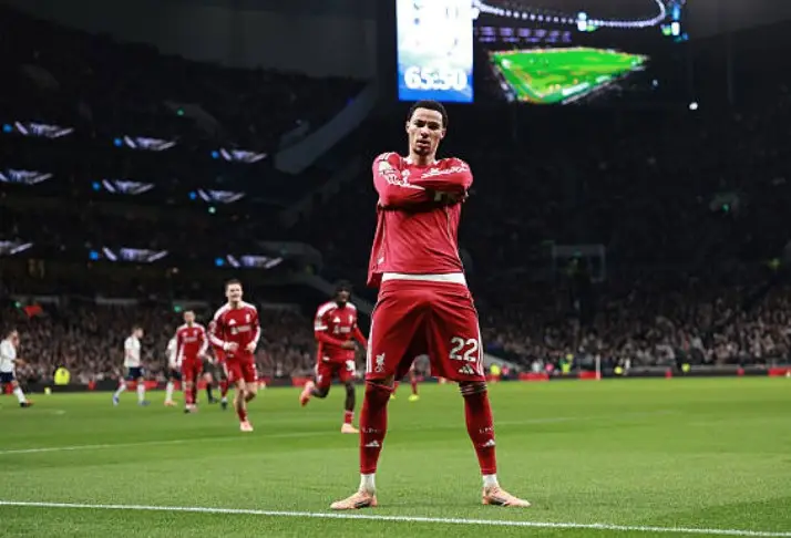 لیورپول در شمال لندن طوفان به پا کرد؛ پیروزی پرتنش مقابل تاتنهام با یک اخراج!