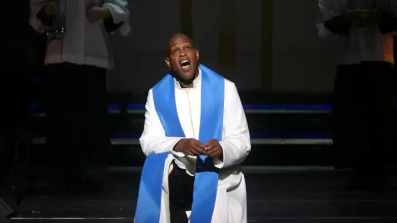 جزئیات قتل مرموز خواننده مشهور با ضربات چاقو در خانه‌اش فاش شد