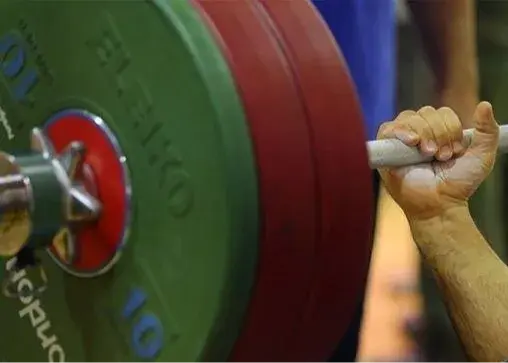 چرا قرارداد وزنه‌برداران از سایر ورزشکاران عقب مانده؟ سرمربی تیم نفت‌خیز جنوب پاسخ داد