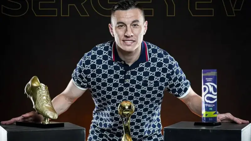 مرد سال فوتبال ازبکستان بالاخره مشخص شد؛ اورونوف باز هم ناکام ماند!