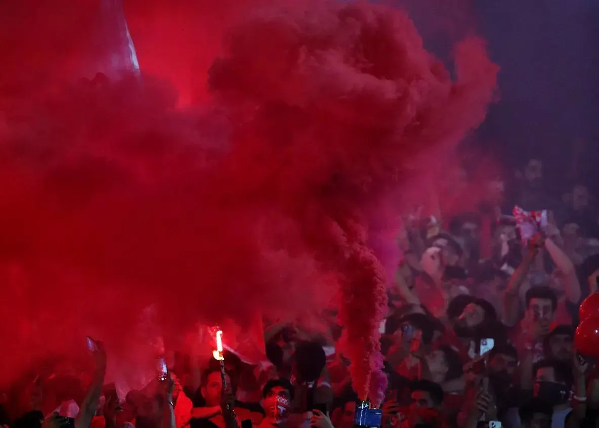 تبریز به لرزه درآمد؛ جشن دیوانه‌وار هواداران تراکتور پس از شکست پرسپولیس!