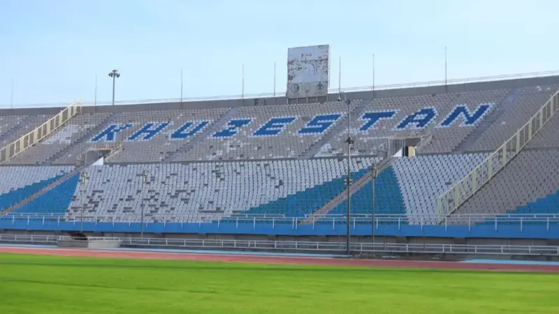 چمن ورزشگاه غدیر اهواز پس از سال‌ها سبز و سرزنده شد! +جزئیات بازسازی