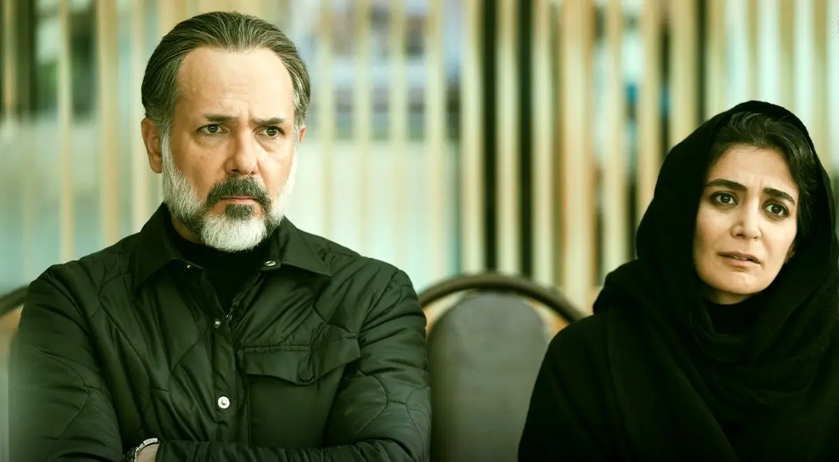 الهام کردا با استایل زمستانی و متفاوت در اکران خصوصی «آن سوی حصارهای لاله‌زار» همه را شگفت‌زده کرد!