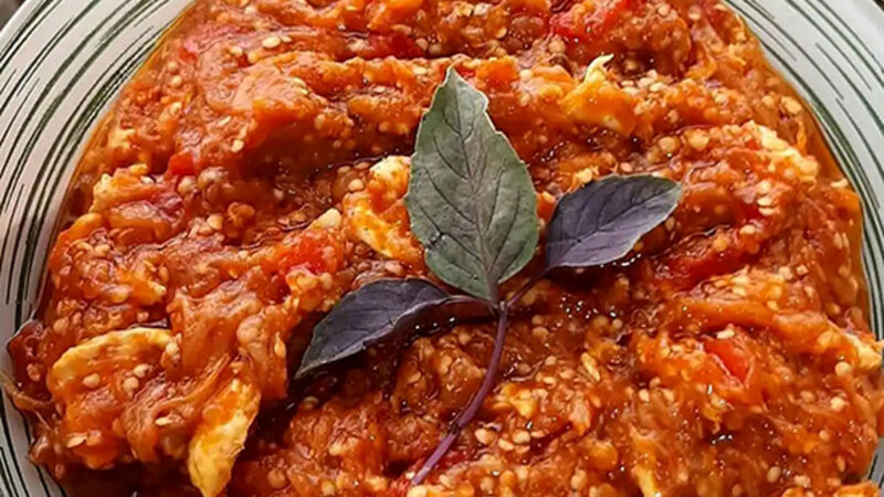 میرزا قاسمی اصیل با بادمجان کبابی و طعمی دودی