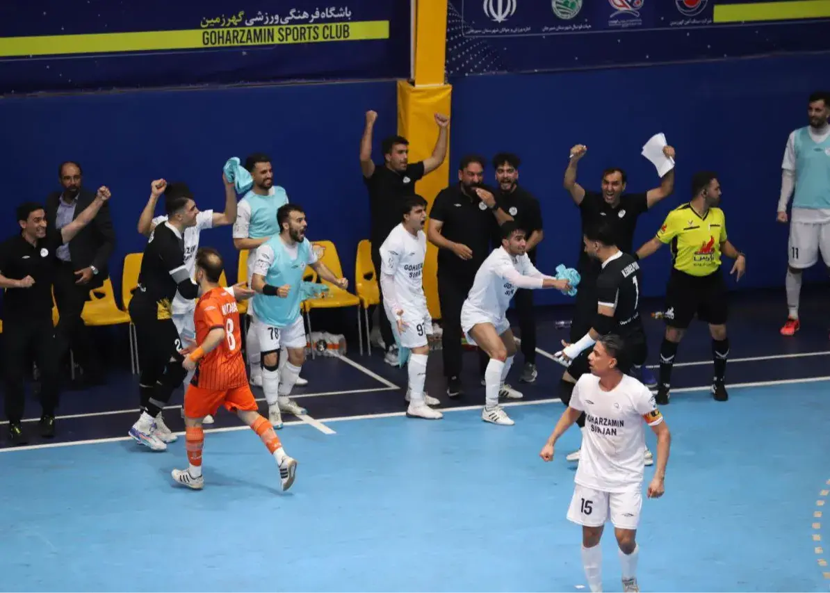 شانس قهرمانی سیرجانی‌ها به مو رسید اما پاره نشد!