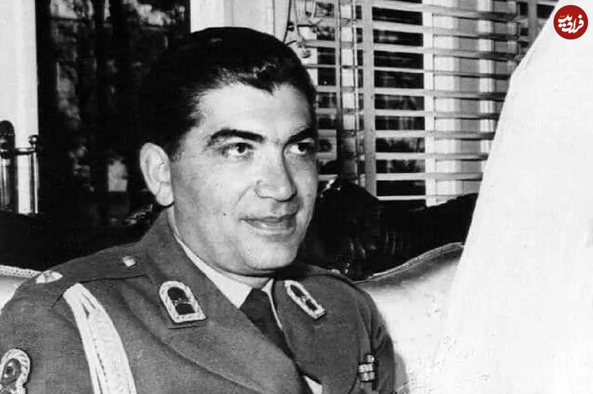 سفر به دهه 40 با عکسی نادر از هویدا در کنار غلامرضا پهلوی و همسرش