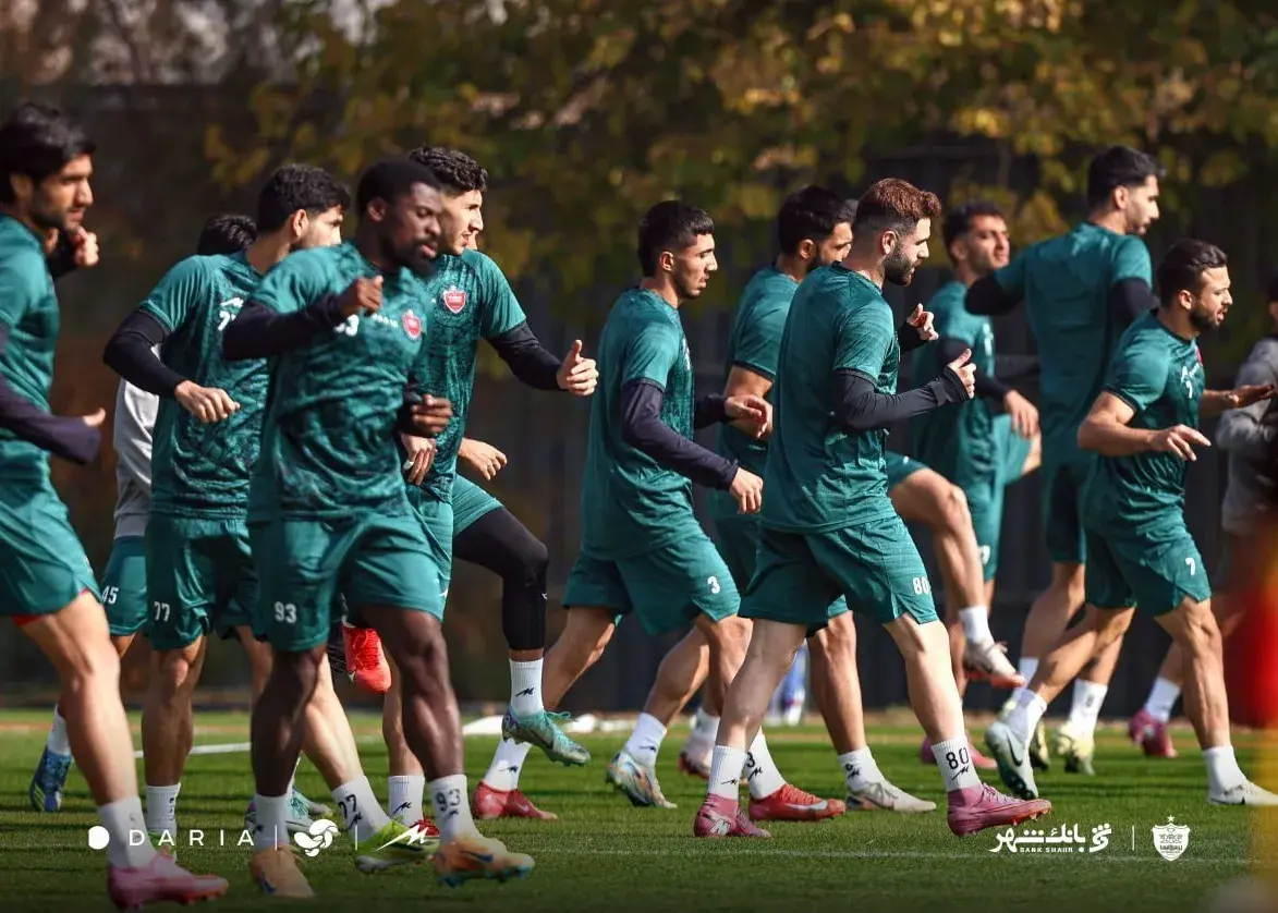 دیدار خاص اعضای تیم ملی پاراشنا نابینایان با ستاره‌های پرسپولیس در آزادی