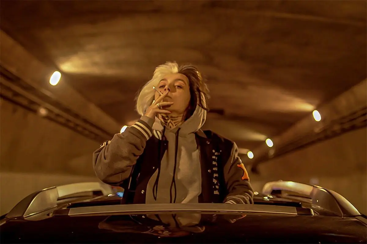 نازنین بیاتی «مریم تاسیان» در مراسم اکران مردمی یک فیلم با استایل جسورانه درخشید