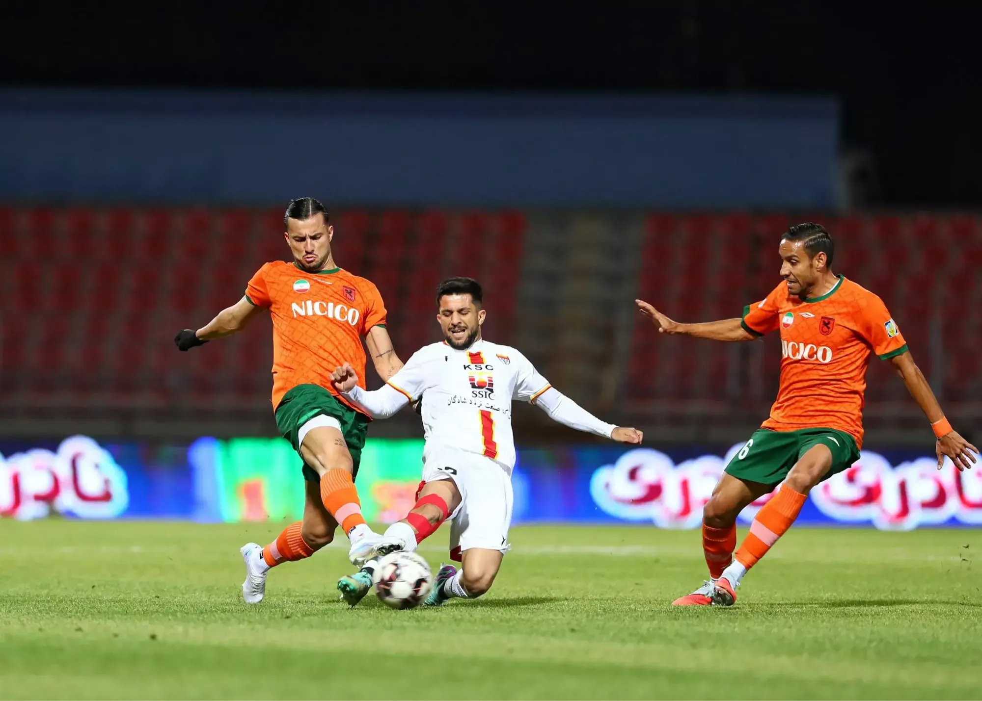 مس 0 _ فولاد 0: سازش بی‌حاصل جباری و گل‌محمدی!