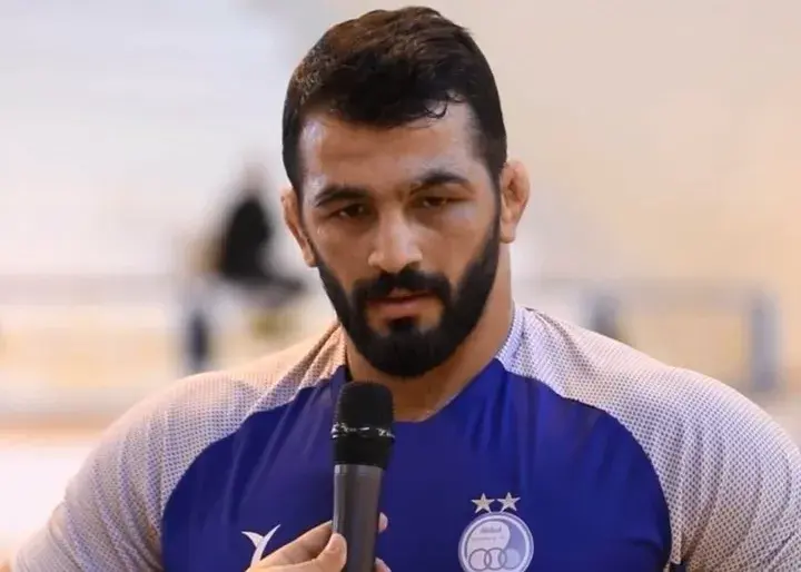 بازگشت حیرت‌انگیز حسن یزدانی به تشک در نیمه‌نهایی لیگ برتر کشتی!