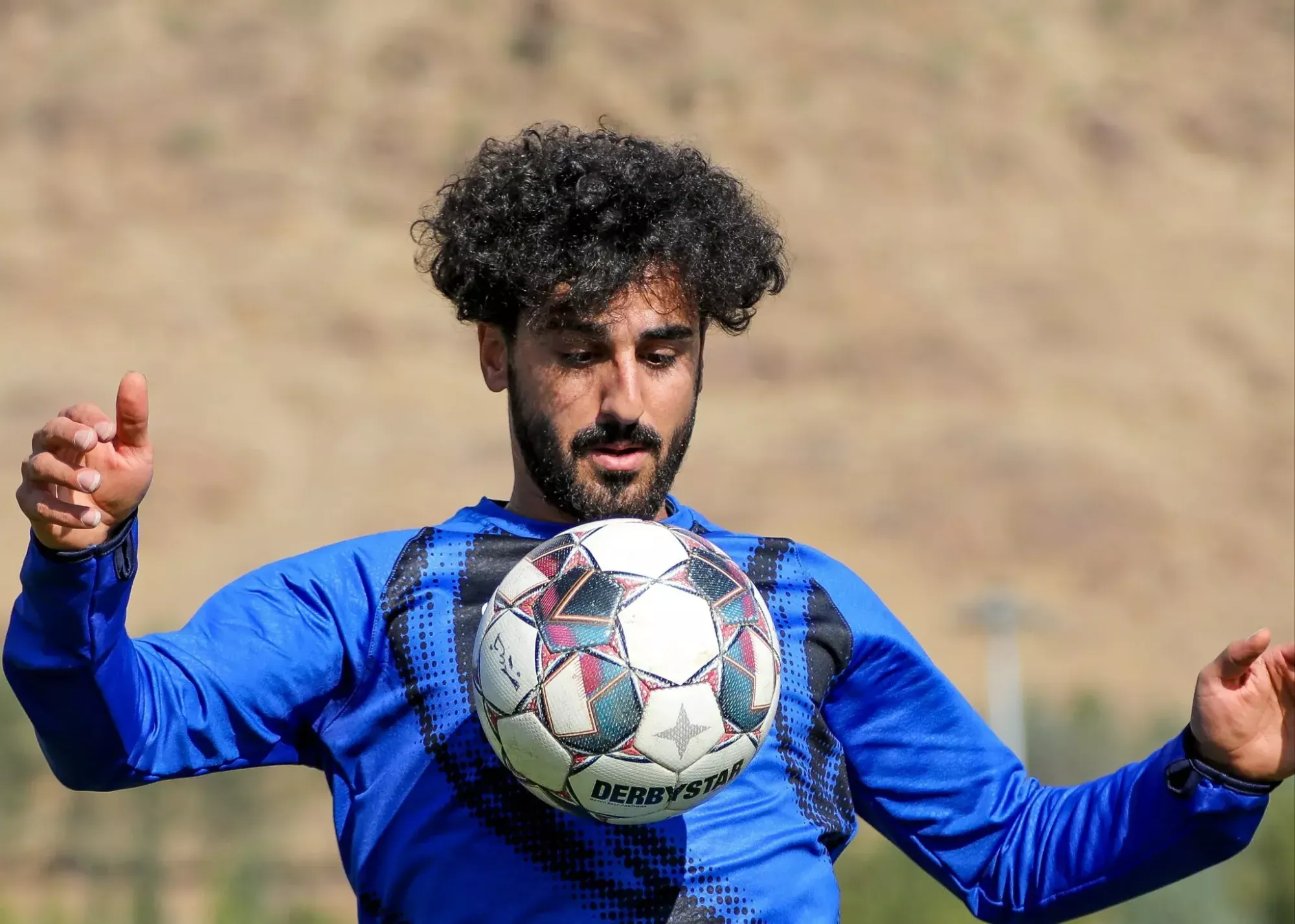 وضعیت نامشخص عیسی مرادی؛ آیا ستاره خیبر مقابل استقلال بازی می‌کند؟