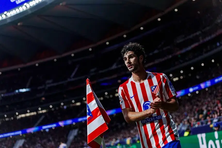 گاف بزرگ فلامینگو: بازیکن سمیئونه را دزدیدند!