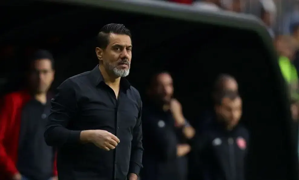 بیوگرافی، حواشی افشین پیروانی و همسر زیبایش / طلاق آفساید زندگی مشترک