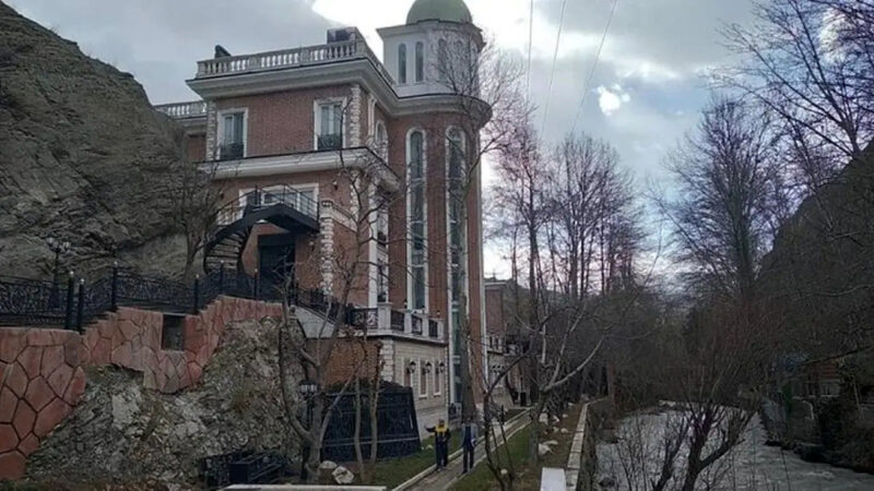 حکم قضایی تخریب اَبَر ویلای لاکچری؛ کوه‌تراشی و تجاوز به حریم رودخانه لو رفت!