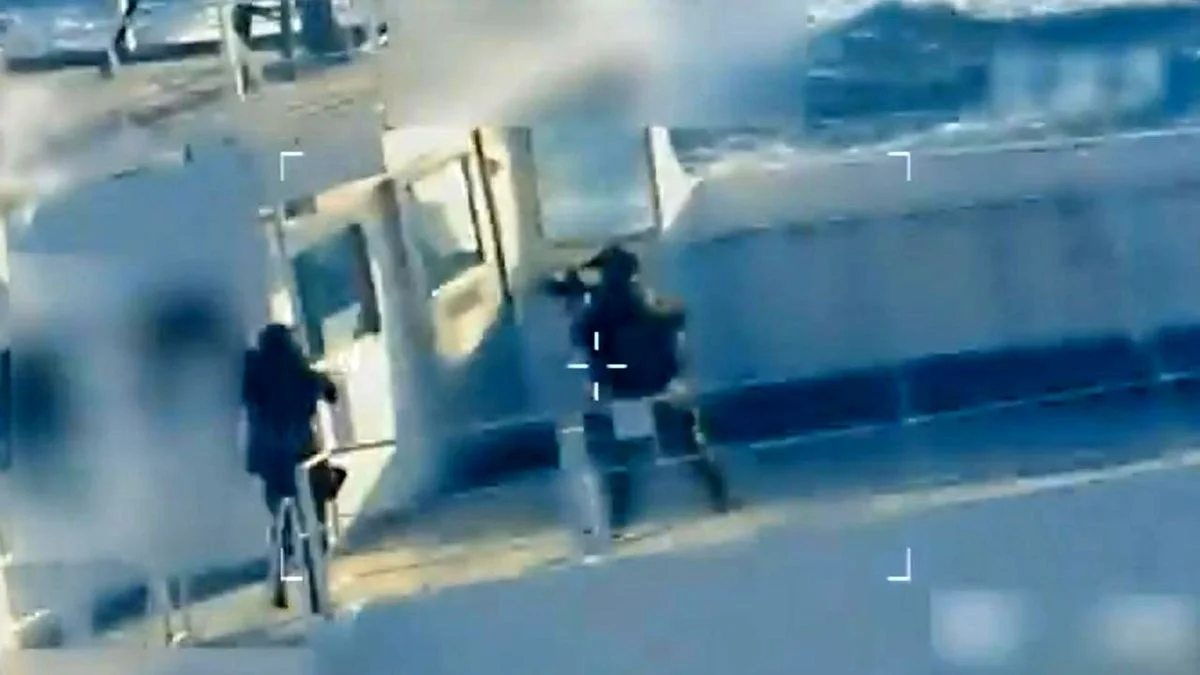 کماندوهای آمریکا در اقیانوس هند محموله نظامی ایران را از کشتی چینی ربودند!