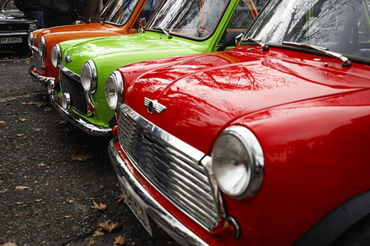 جمعه‌ای فراموش‌نشدنی در کاخ نیاوران با خودروهای کلاسیک افسانه‌ای!